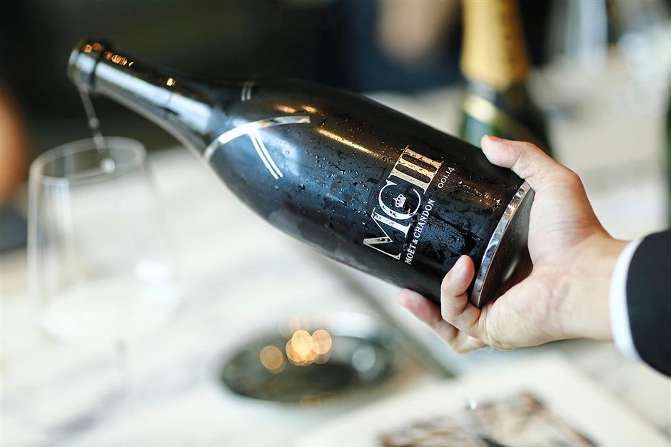 Moët & Chandon MCIII Review: Luxury Champagne Redefined